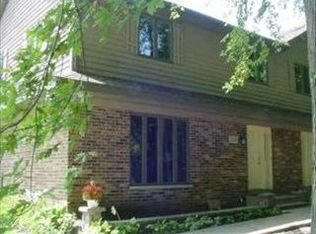 358 N Airlite St, Elgin, IL