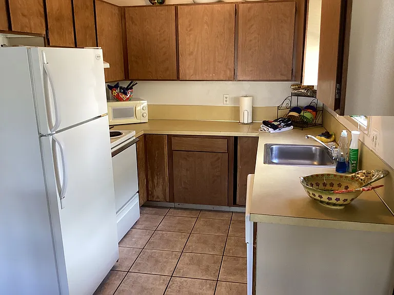 1720 Worden Ave — Photo 12