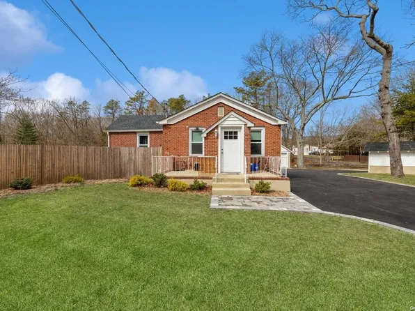 58 Sally Lane, Riverhead, NY 11961