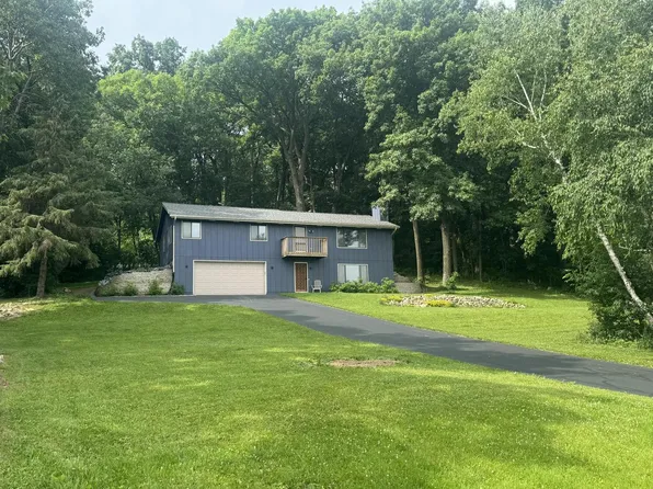 N65W26283 Lake DRIVE, Sussex, WI 53089