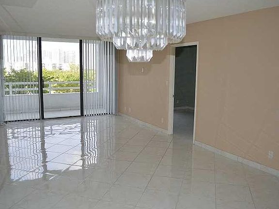 2nd image of 20225 NE 34 Delvista Ct #612