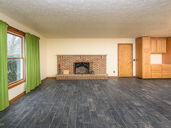 4th image of 4896 Suzette Ave NW