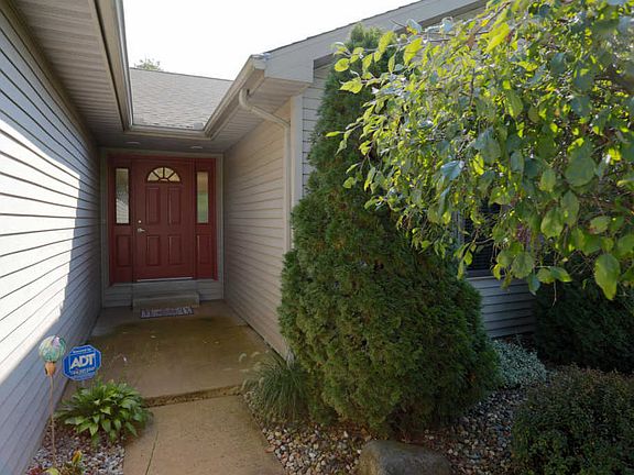 3rd image of 124 Westway Pl