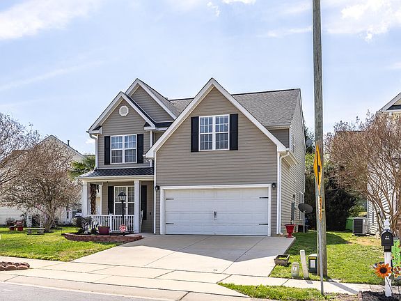 3rd image of 1301 Southgate Dr