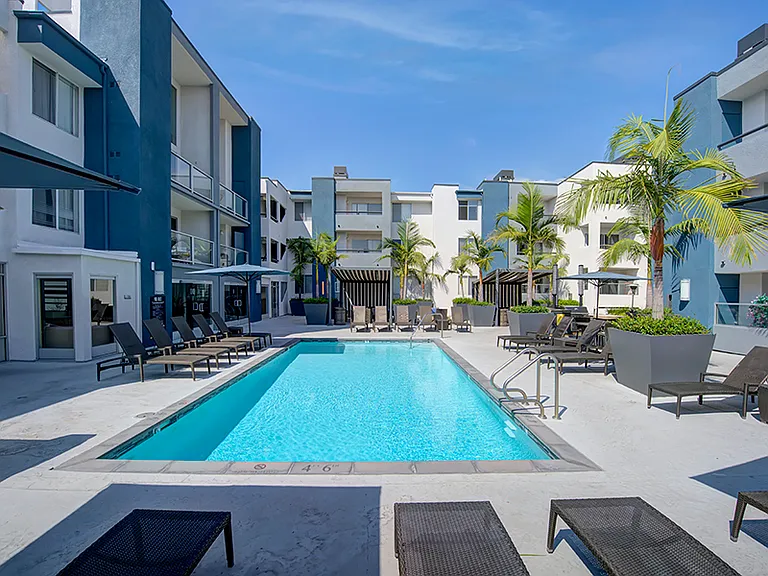 The Crescent At West Hollywood — Photo 22