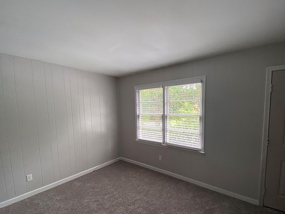 2nd image of 630 Eastview Ct #618-C