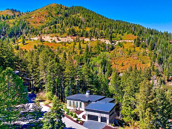 3rd image of 15 Matterhorn Cir