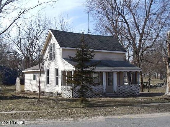 2nd image of 304 N Van Buren St