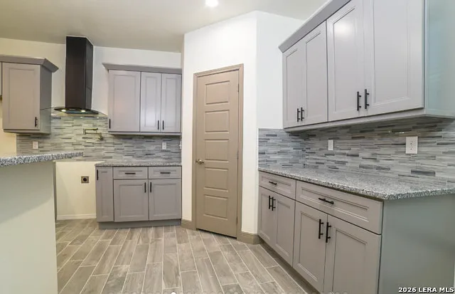 222 E Lindbergh Blvd — Photo 3