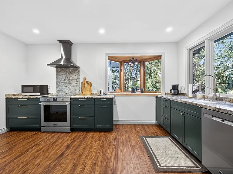 7325 Healdsburg Ave — Photo 9