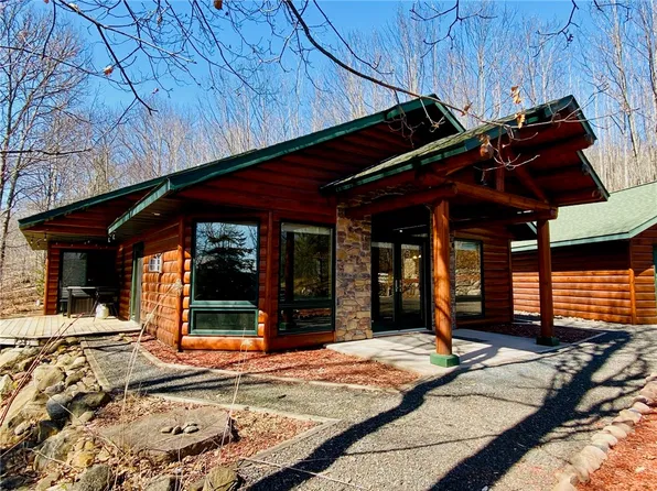 26594 Freedom Valley Drive, Washburn, WI 54891