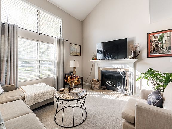 2nd image of 527 East Ave