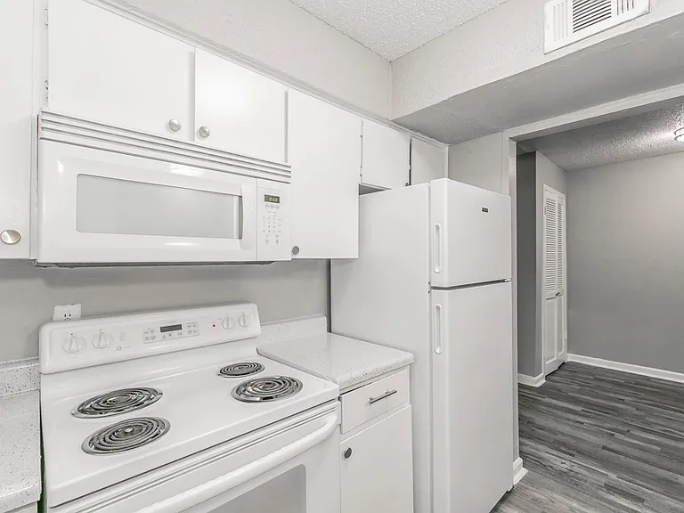 Sunset Height Apartments — Photo 8