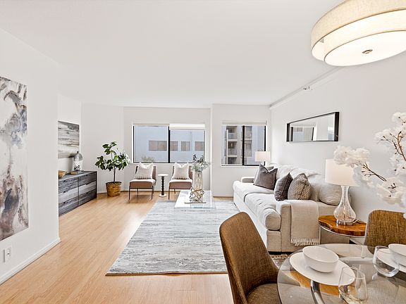 2nd image of 320 Peninsula Ave APT 316
