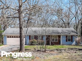 220 E Country Woods Dr, Covington, GA
