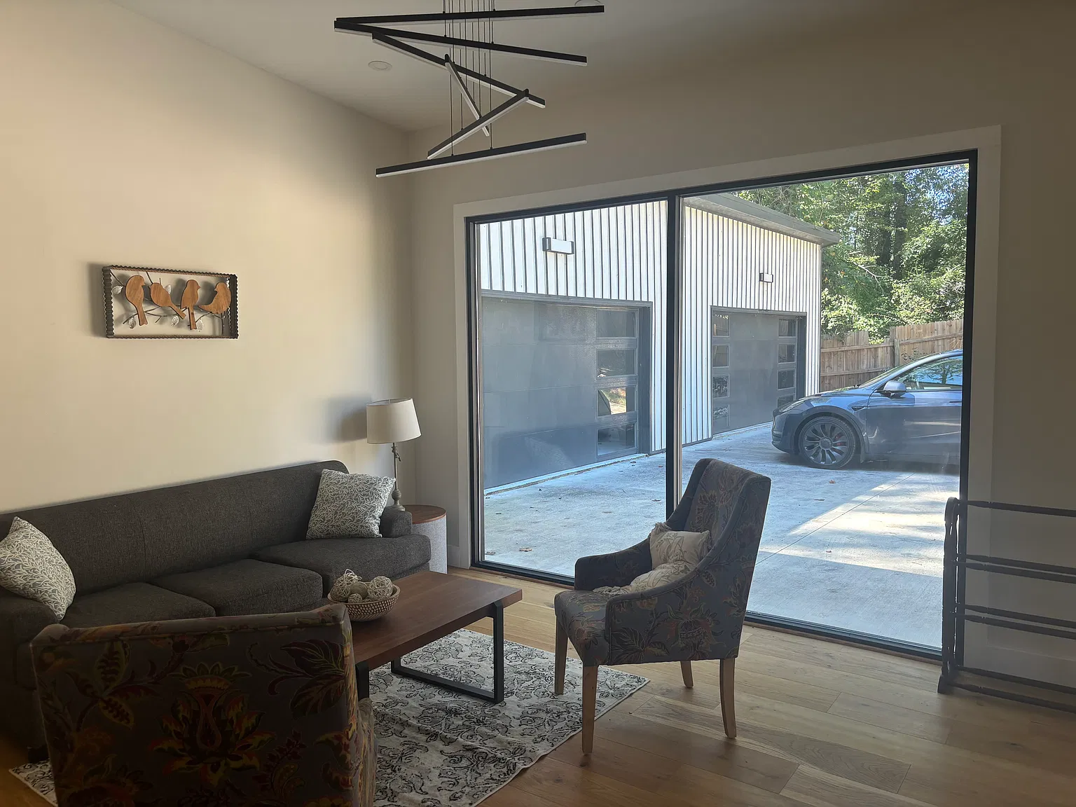 4 bed, 3.5 bath, 4699 sqft, $4,000 — Photo 3