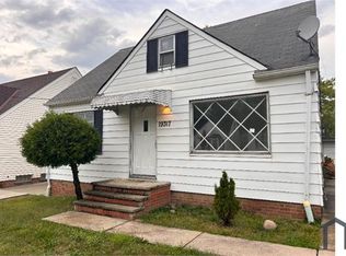 19317 Raymond St, Maple Heights, OH 44137