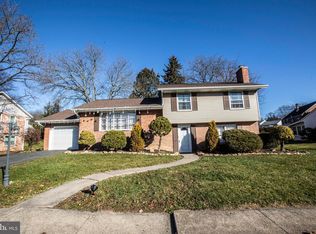 5 Hearthstone Dr, Reading, PA 19606