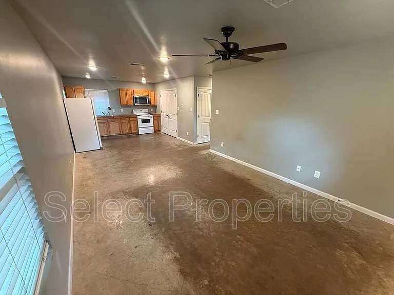 1215 Haltom St #B — Photo 4