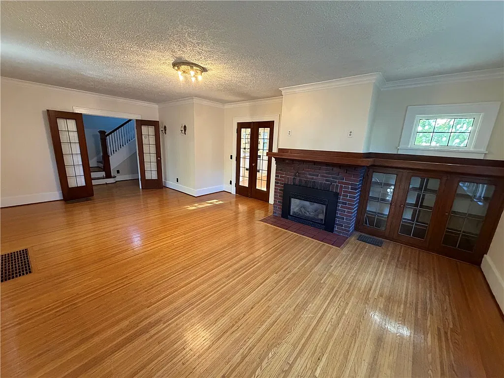 2 bed, 1.5 bath, 1523 sqft, $2,050 — Photo 4