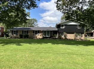 156 East Dr, Hendersonville, TN 37075