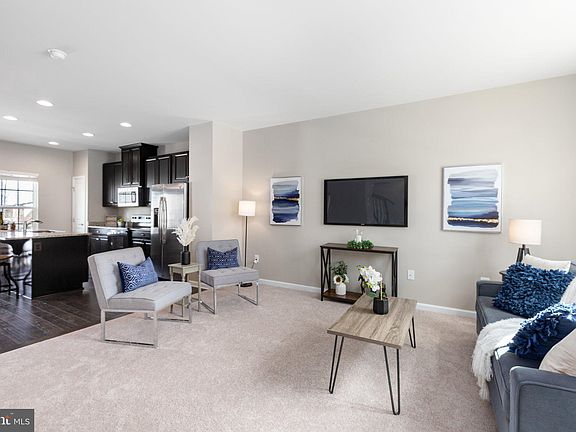5th image of 6405 Crittenden Ln