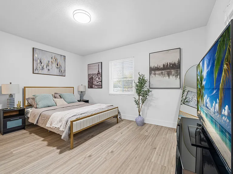 606 S Sunshine Ave — Photo 10