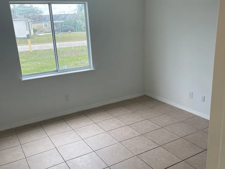 26825 Saint Thomas Dr — Photo 17