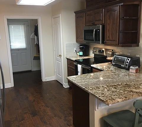 5th image of 1600 Valley Brook Ln