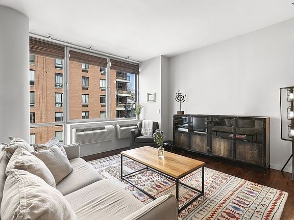 4th image of 444 W 19th St APT 501
