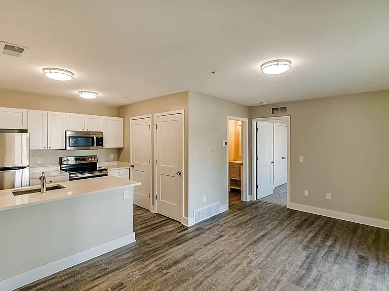 Westlake Place Apartments — Photo 15
