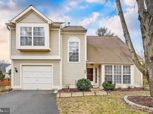 495 Foxridge Dr SW, Leesburg, VA