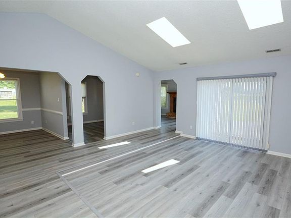 4th image of 3801 Buckhorn Pl