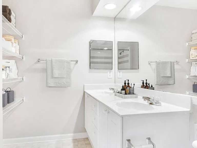 Harbor Creek Apartments — Photo 79
