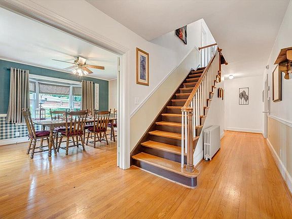 2nd image of 3519 Hillcrest Ave NW