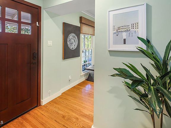 5th image of 710 N Pasadena Ave
