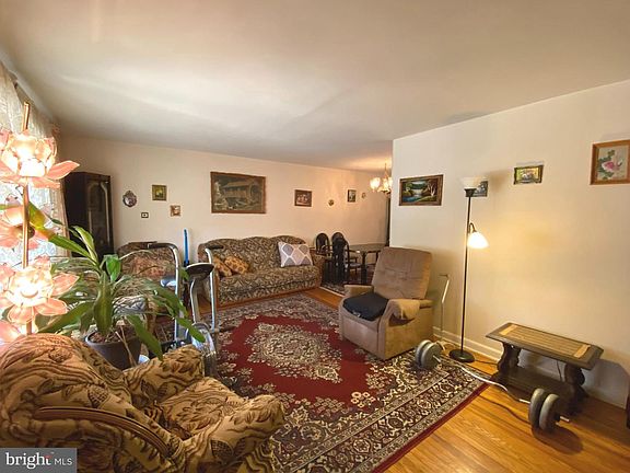 3rd image of 8513 Bustleton Ave