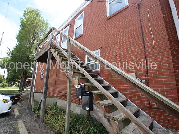 4th image of 814 Melford Ave