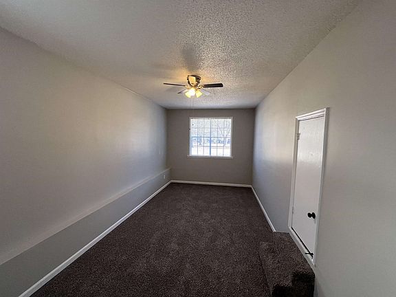 3rd image of 2935 Invergarry Rd