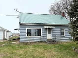 1552 Nelson Rd, Dixon, IL 61021