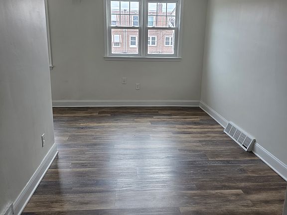4th image of 922 Poplar Ave
