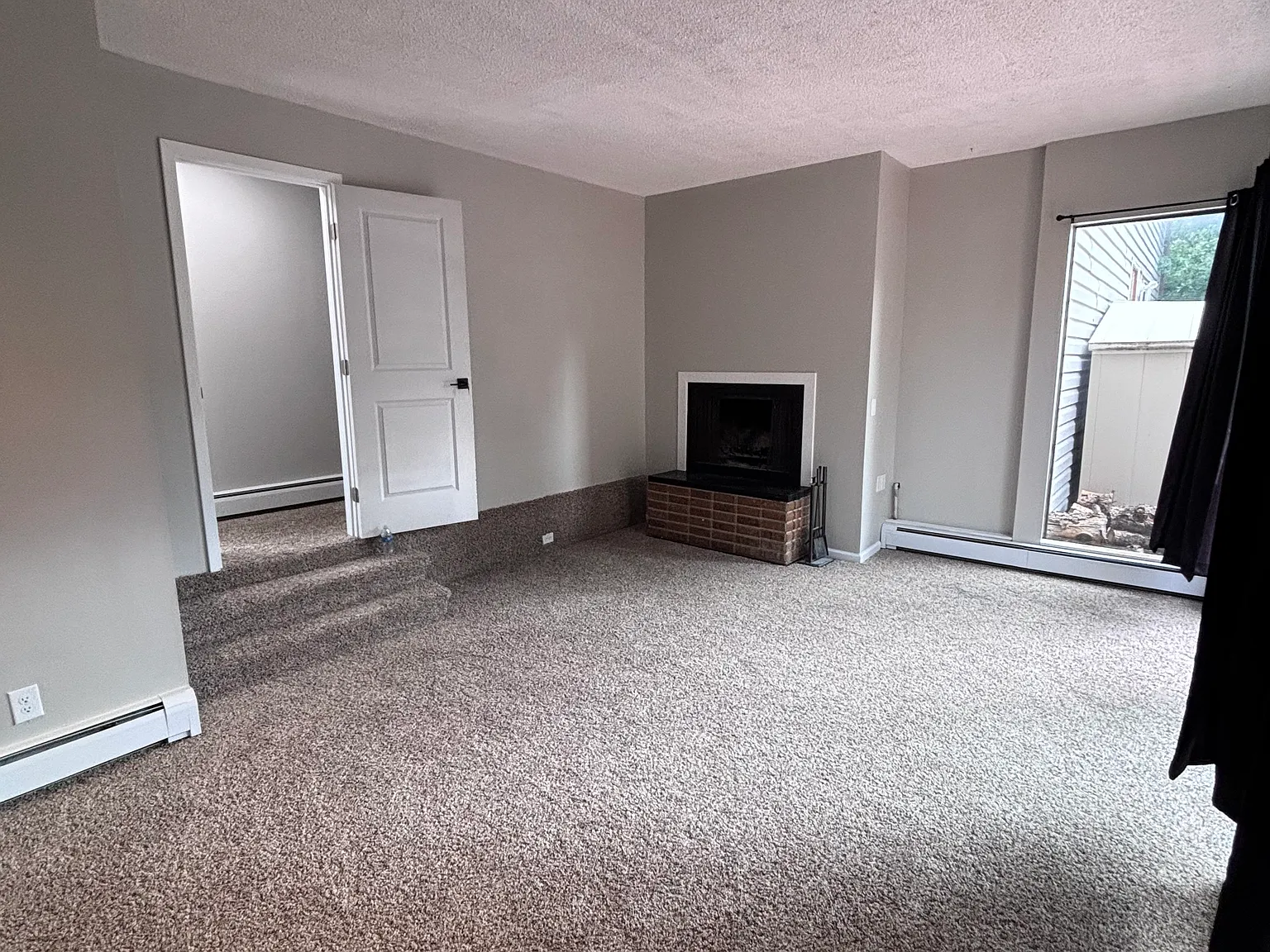 4 bed, 1010 sqft, $2,400 — Photo 4