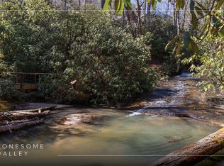 23 E Valley Dr, Sapphire, NC 28774