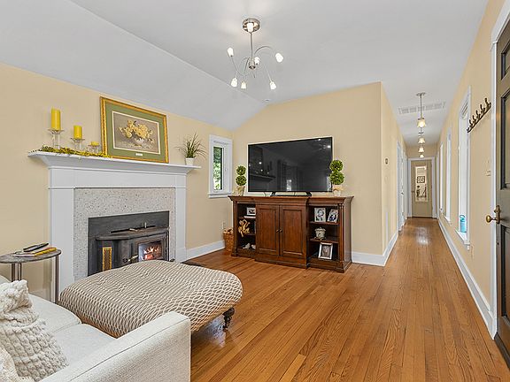 5th image of 6 Pine St