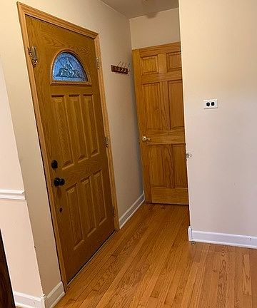 2nd image of 1355 Glengary Dr