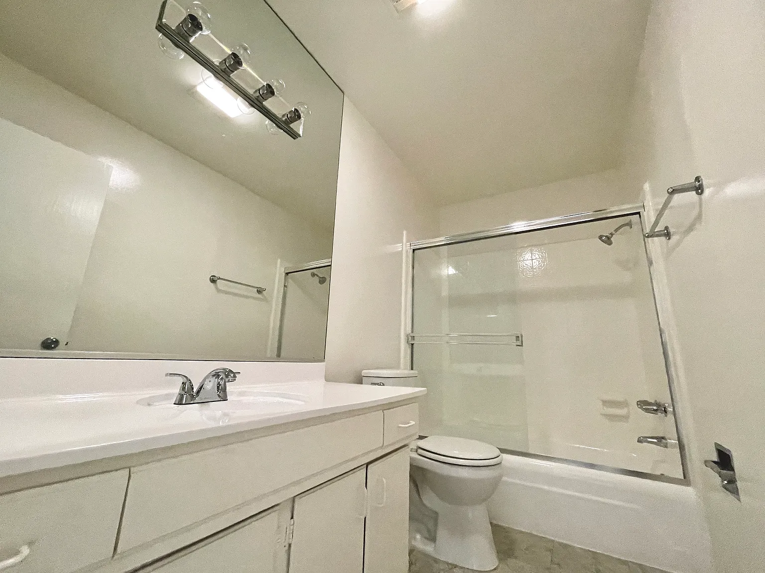 Wilshire Alexandria Westgate — Photo 2