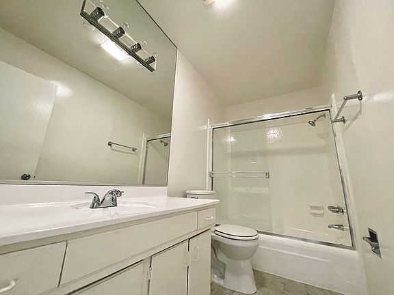 2nd image of 535 S Alexandria Ave APT 221