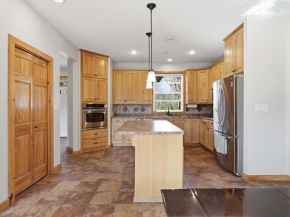 4th image of 11370 Gem St
