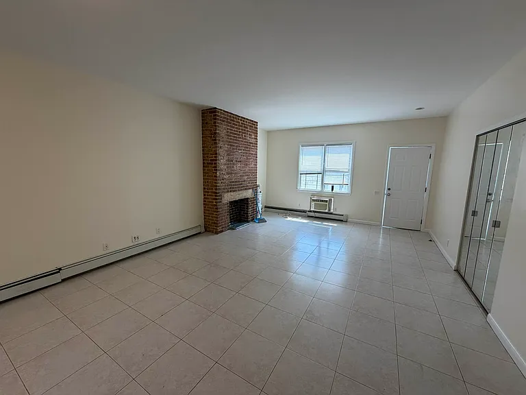 4293 3rd Ave #1 — Photo 3
