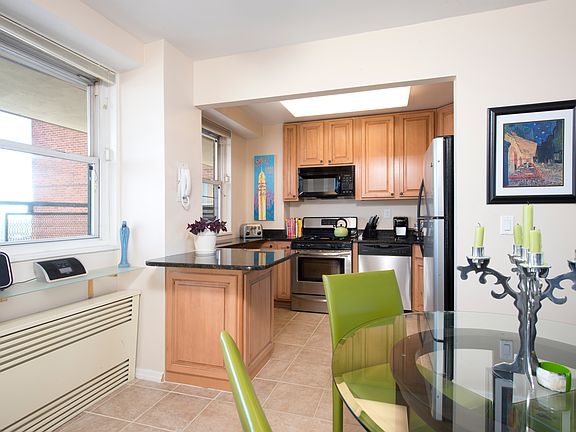 3rd image of 5700 Arlington Ave APT 12L
